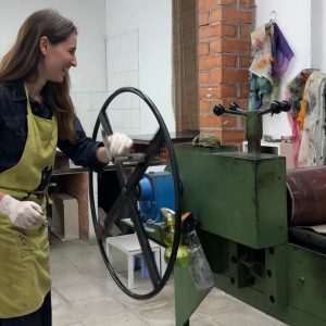 Papelería de Autor: Crea tu propia libreta de tareas de diseño mediante grabado con Tetrabrik.